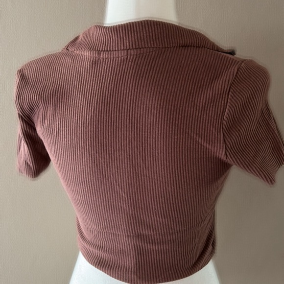 🆕Collared rib crop top - Picture 10 of 11